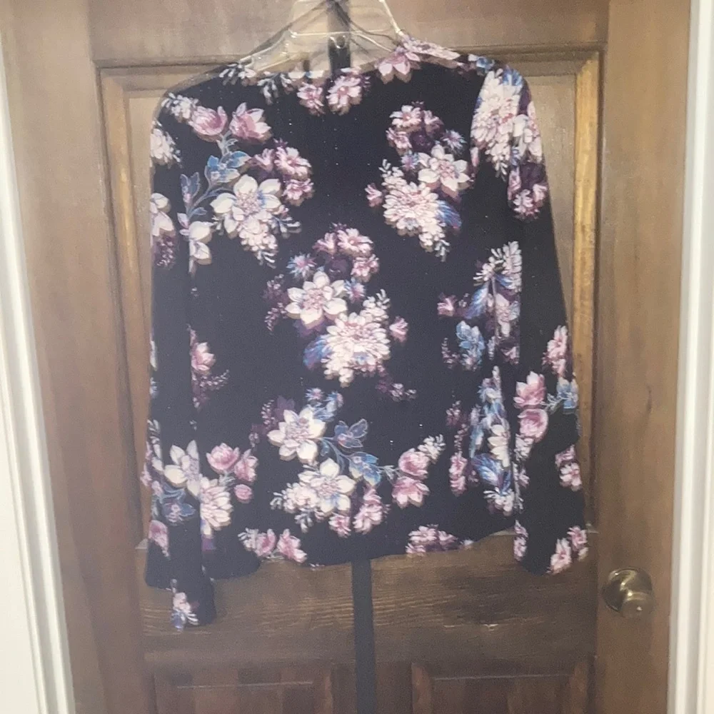 Lily White Black Floral Blouse - Picture 5 of 5